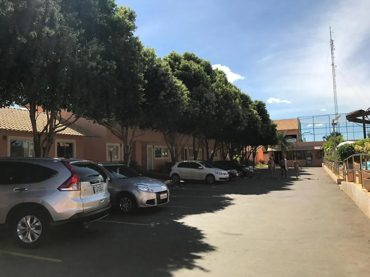 Apart-Hotel DiRoma Fiori com 1 suíte e banheiro social extra Caldas Novas Brasil