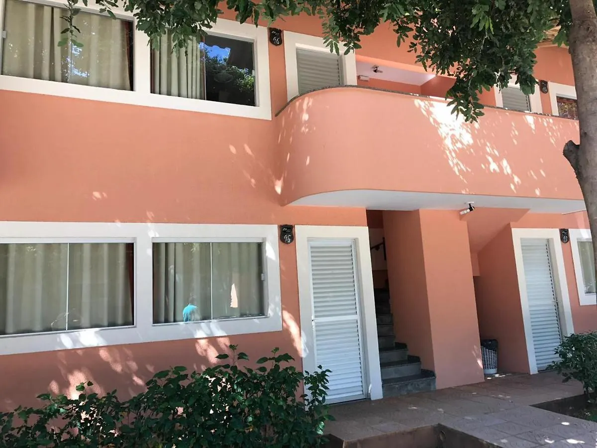 Apart-Hotel DiRoma Fiori com 1 suíte e banheiro social extra Caldas Novas