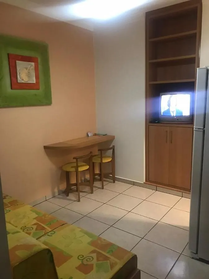 Apart-Hotel DiRoma Fiori com 1 suíte e banheiro social extra Caldas Novas 0*,