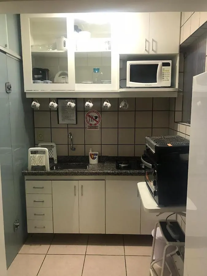 Apart-Hotel DiRoma Fiori com 1 suíte e banheiro social extra Caldas Novas