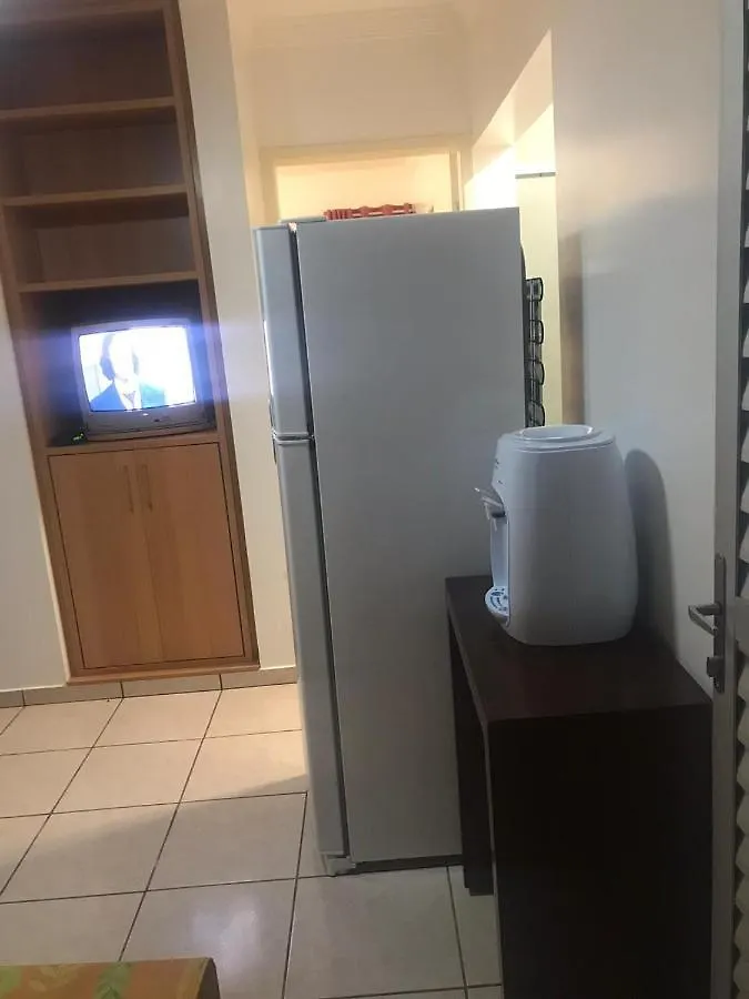 Apart-Hotel DiRoma Fiori com 1 suíte e banheiro social extra Caldas Novas